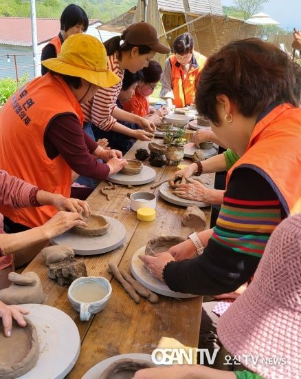 현덕면 지역사회보장협의체, 치매 예방을 위한 도자기 만들기 진행