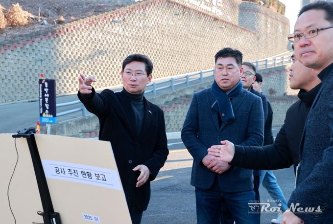 이상일 용인특례시장이 기흥구 상하동 주민들의 숙원 사업인 '용인도시계획도로' 현장을 방문했다.