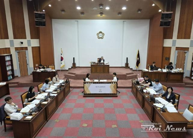 군포시의회 제282회 정례회 행정사무감사특별위원회 회의 모습