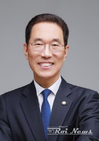 더불어민주당 김주영 국회의원(경기 김포갑, 국회 기후에너지환경노동위원회 간사)